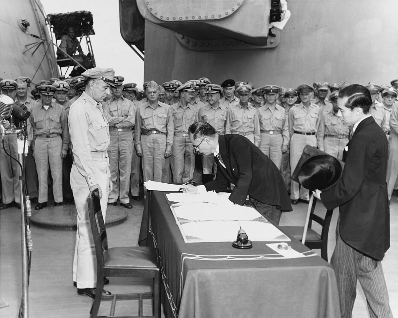 Atomic bombings and Japan’s surrender historical image 1