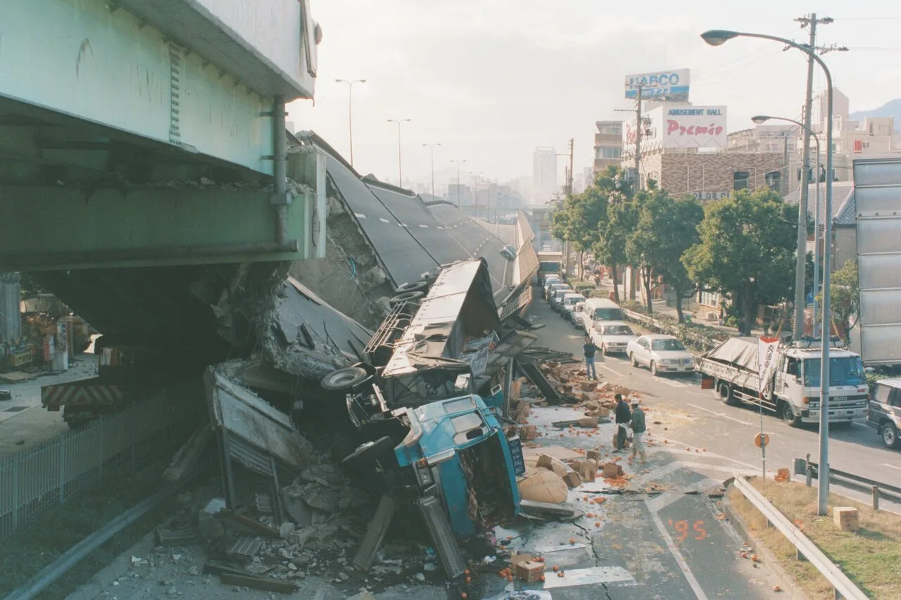 Great Hanshin earthquake historical image 1